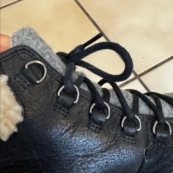 Sorel Black and Gray Fleece-Lined Boots - Picture 7 of 9